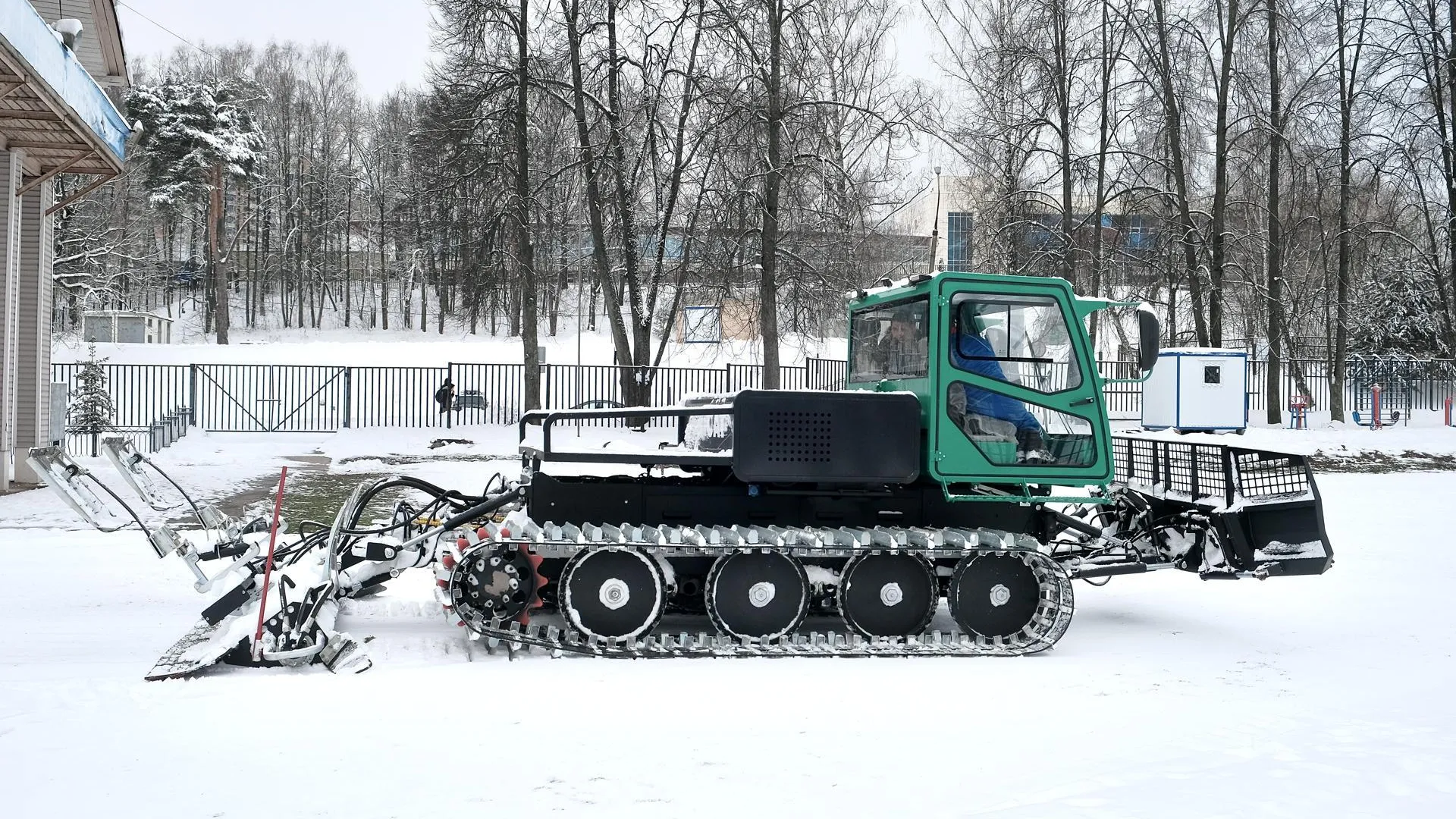 Новый ратрак для создания качественных лыжных трасс доставлен в Красногорск