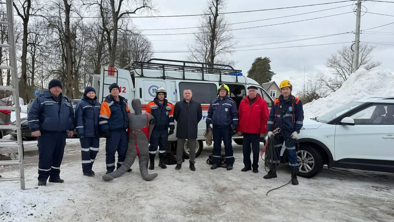 В Чехове прошла тренировка по спасению парашютиста