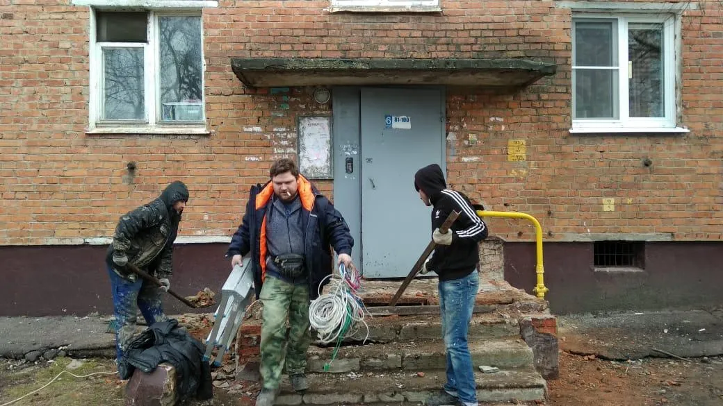 Ремонт подъездов жилого дома начали в микрорайоне Климовск Подольска
