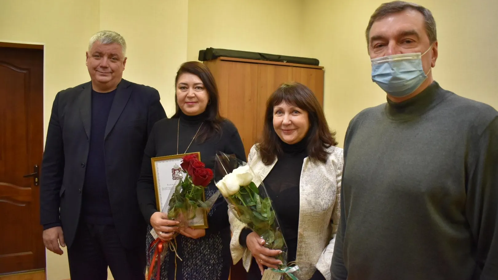Сотрудники УК микрорайона Балашихи получили награды Мособлдумы к юбилею организации