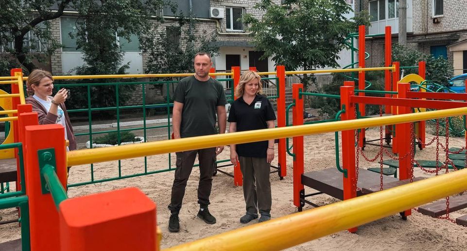 Городской округ Клин подарил Старобельску ЛНР детскую игровую площадку