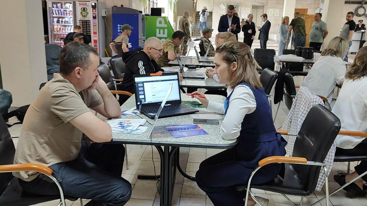 Подмосковная «Единая Россия» провела выездной прием по трудоустройству участников СВО