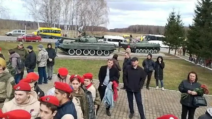Делегация из Подольска возложила венки на открытии «Вахты памяти» в Кузовлеве