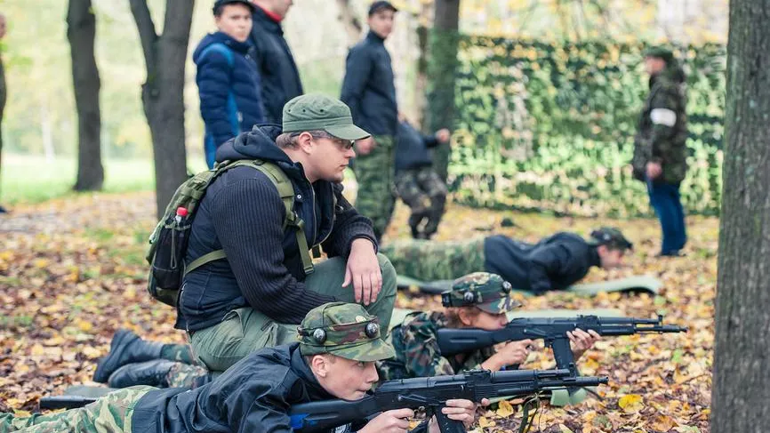 В российских школах стали учить выживанию на СВО