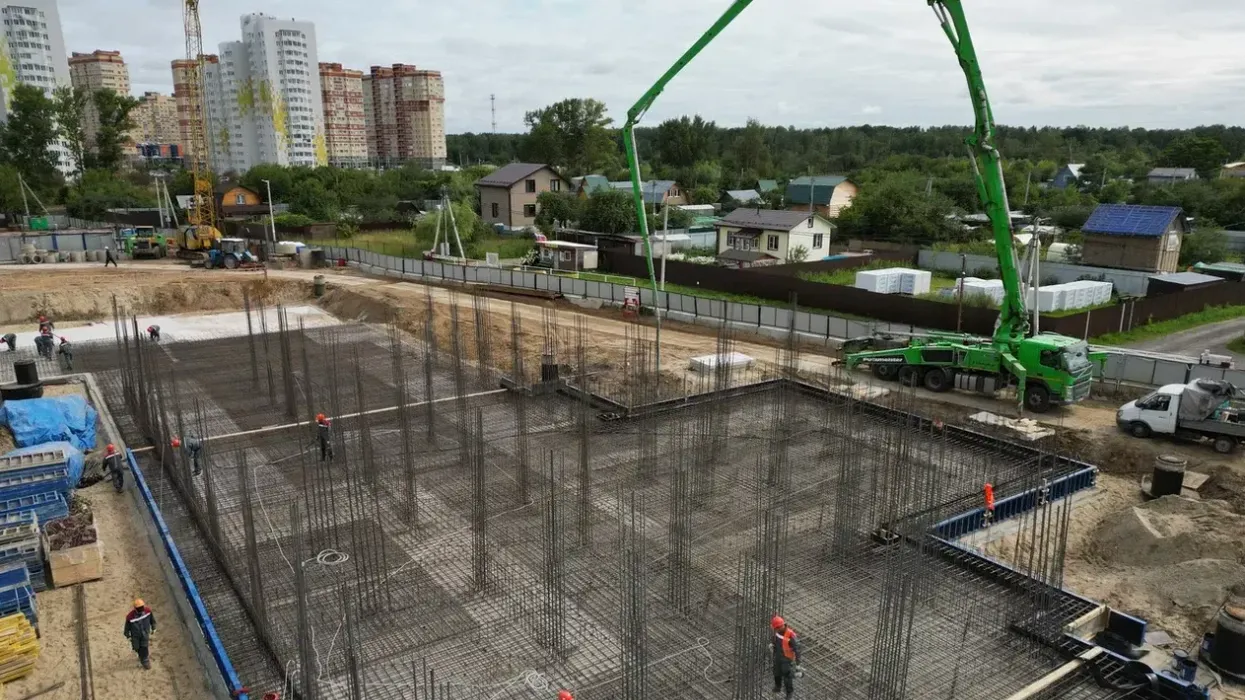 В поселке округа Лосино‑Петровский залили первый бетон под основание будущей поликлиники