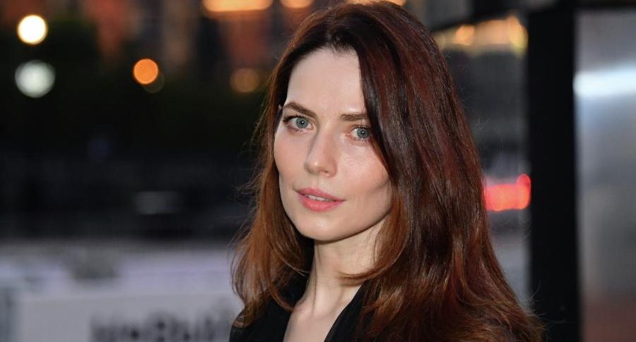 42-летняя Юлия Снигирь опубликовала фото в откровенном наряде