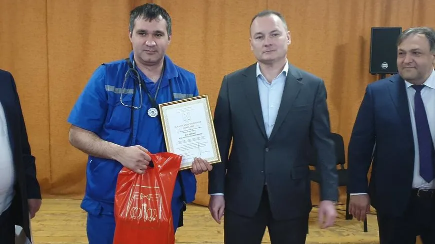 Сотрудников скорой помощи Красногорска поздравили с профессиональным праздником