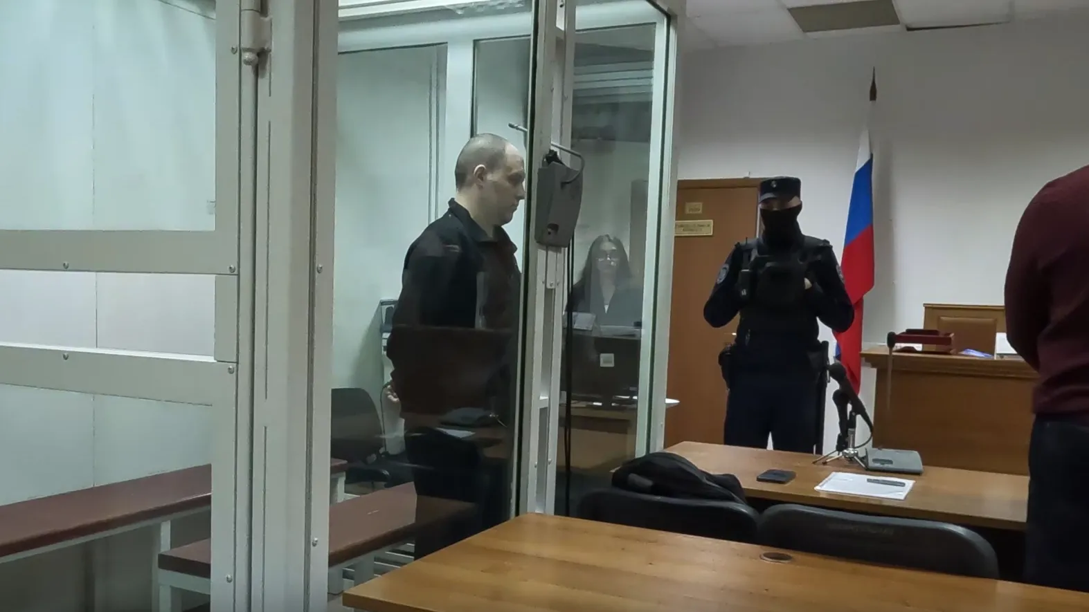 Жителя Подольска признали виновным в госизмене за поджог релейного шкафа