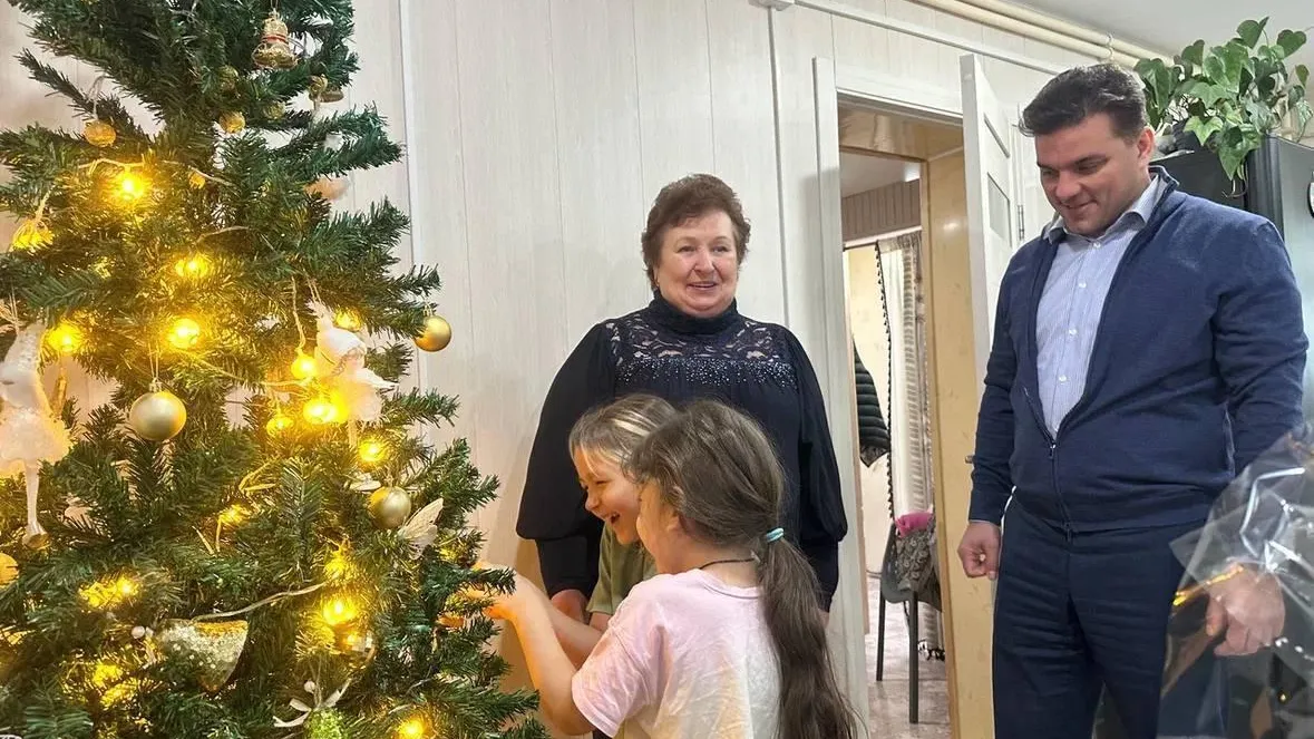 Глава Можайского округа поздравил участника СВО с Новым годом