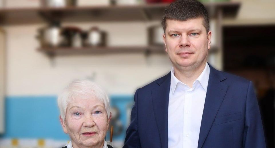 Глава Электростали поздравил блокадницу с днем рождения