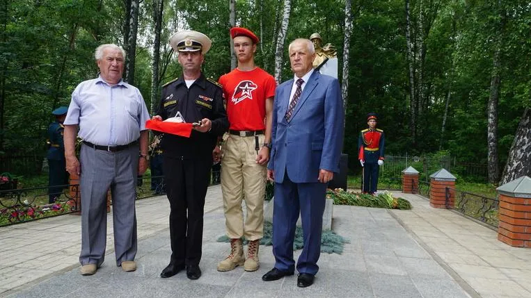 В Подольске взяли землю с захоронений воинов для главного храма Вооруженных сил России