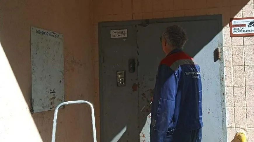 Представитель общественного контроля проследил за восстановлением освещения дома в Мытищах