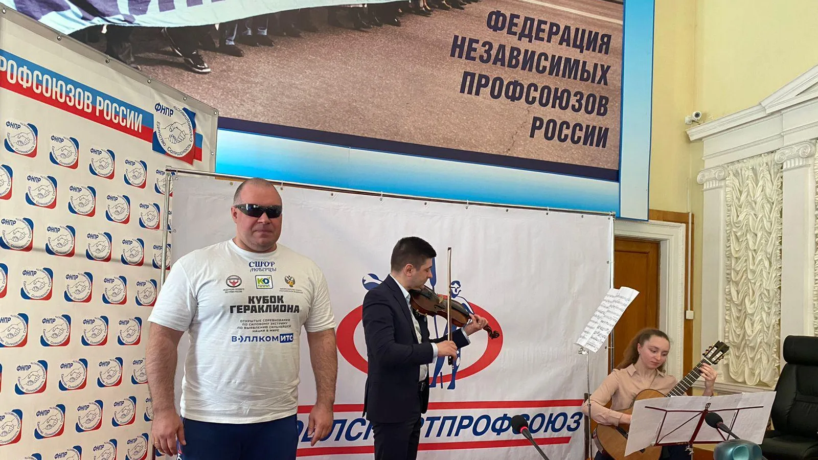 Люберецкий экстремал выступил со сложными номерами в областном Доме профсоюзов
