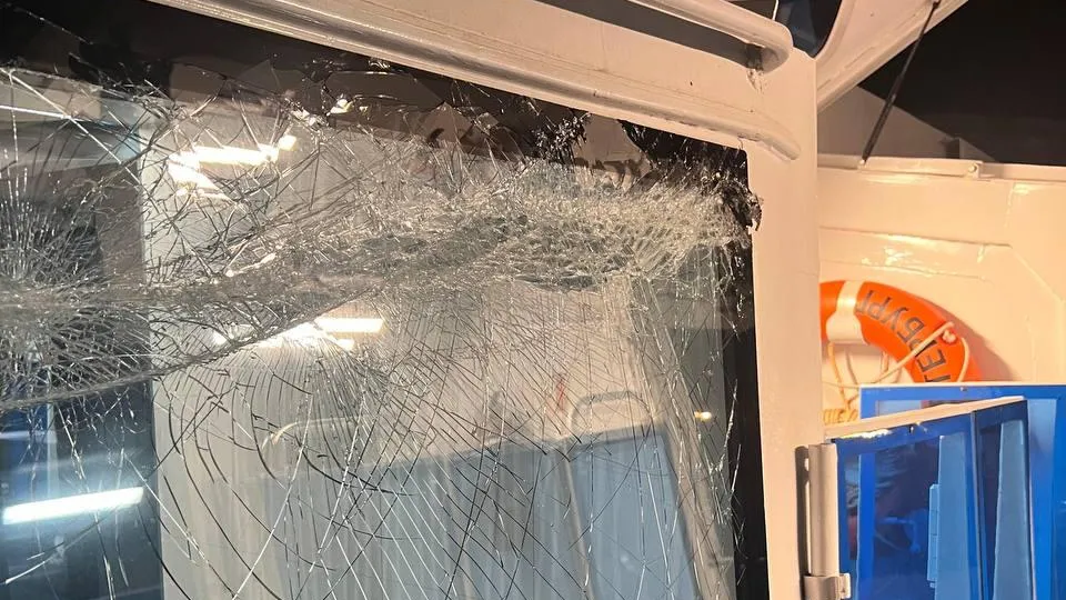 Теплоход столкнулся с прогулочным судном у Литейного моста в Петербурге