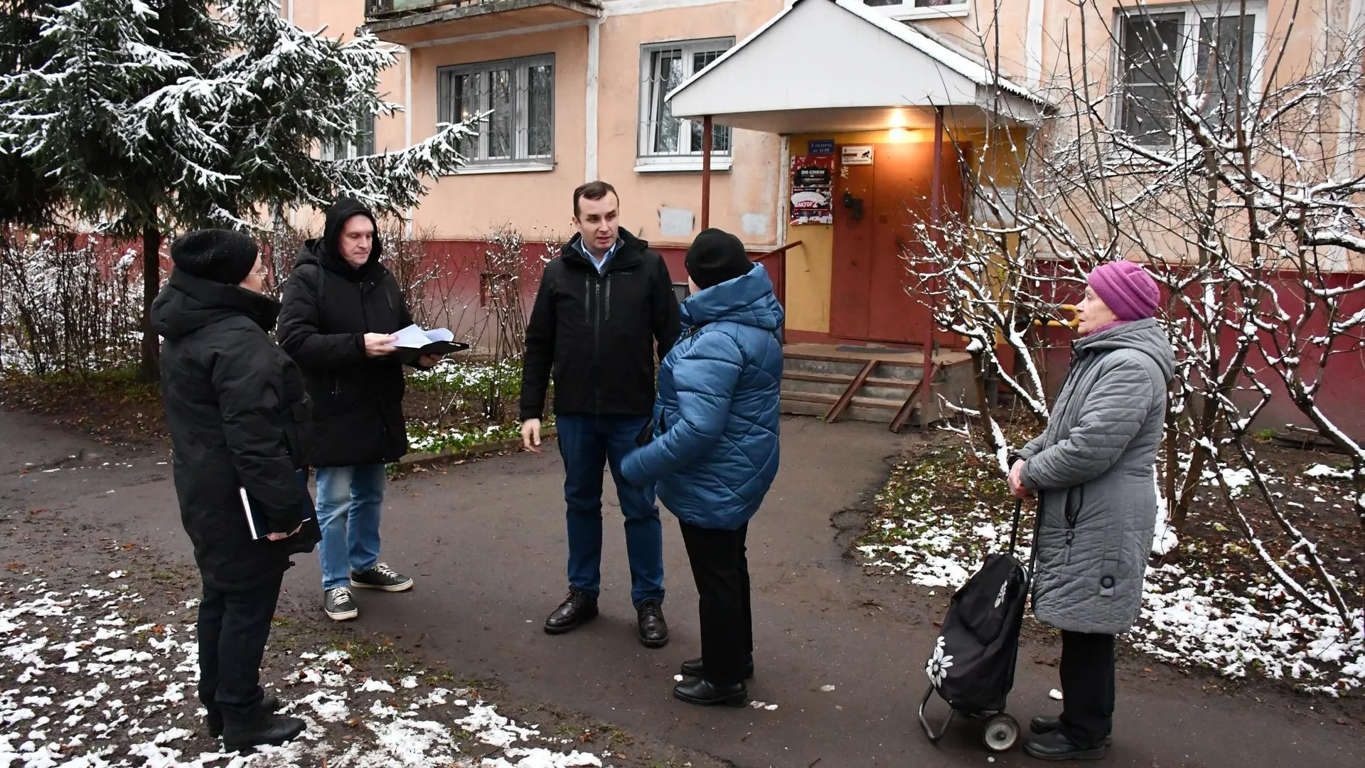 Администрация Жуковского обсудила с жителями благоустройство дворов на 2026 год