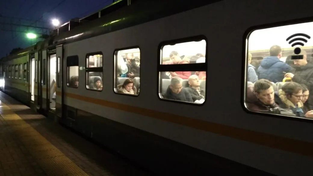 Стало известно расписание подмосковных электричек в новогоднюю ночь