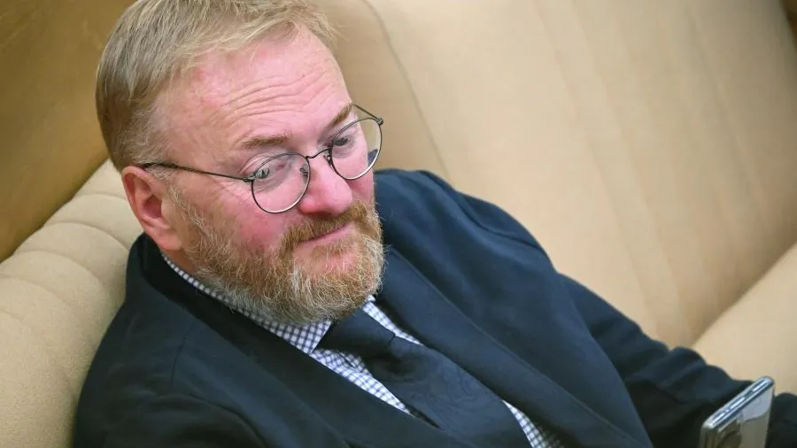«Лахудры всех мастей»: Милонов высказался касательно обнаженной активистки ЛДПР