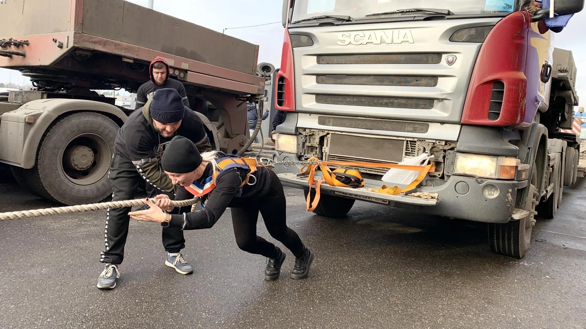 В Балашихе атлеты установили 18 рекордов России и мира по буксировке тяжелой техники