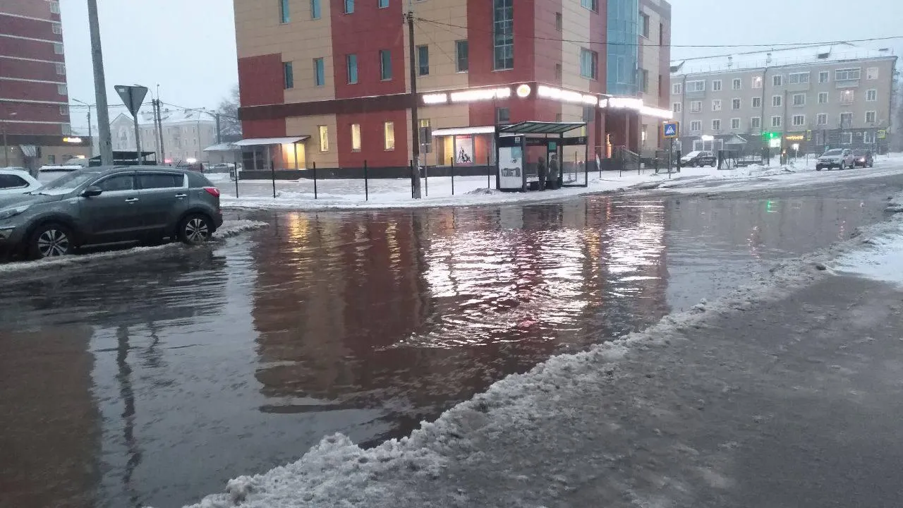 Из‑за прорыва трубы без воды в Лосино‑Петровском остались 530 человек