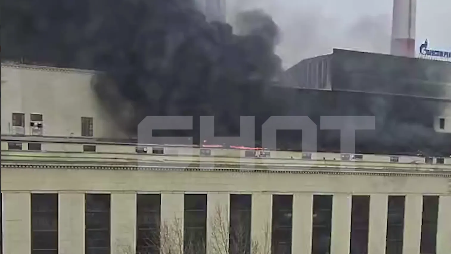 SHOT: загоревшийся утеплитель стал причиной пожара на ТЭЦ-16 в Москве