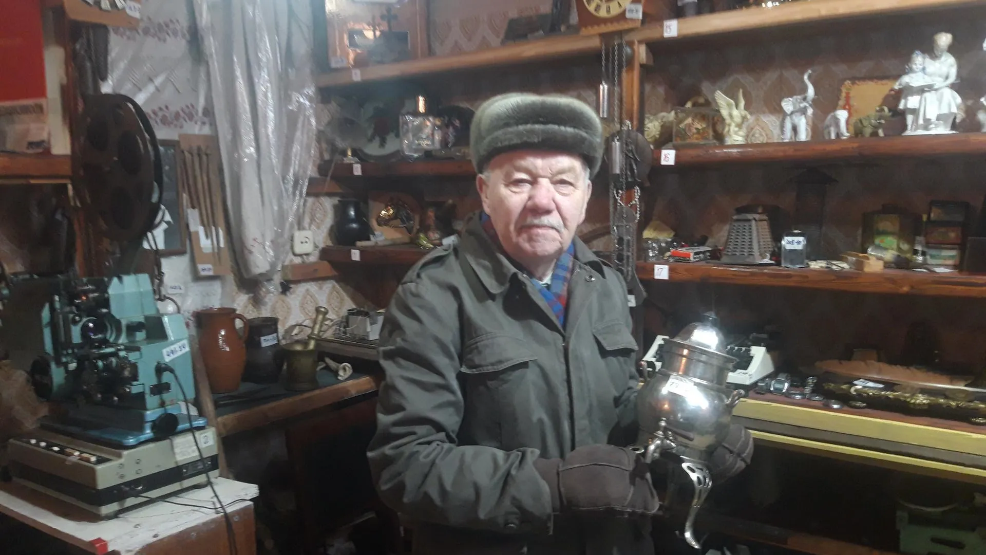 Краевед из Пушкина хочет снять фильм о созданном им музее старинных вещей
