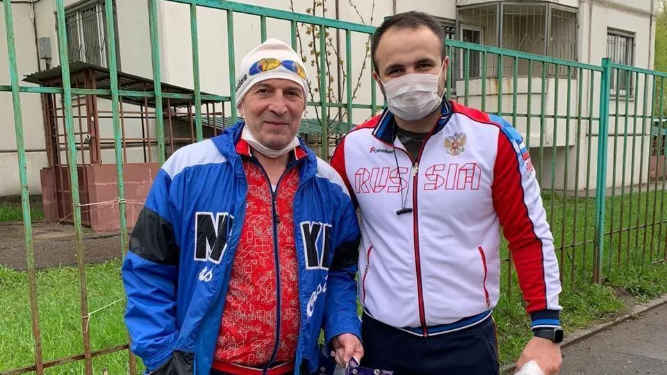 Волонтеры поздравили ветеранов спорта с 75‑летием Победы
