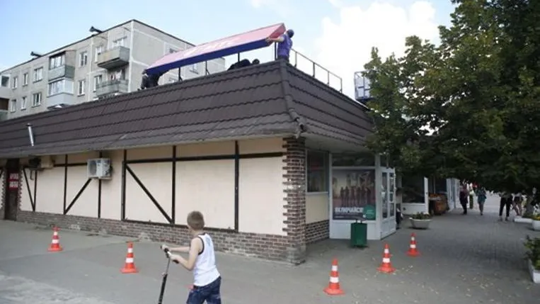 Более 60 незаконных баннеров убрали на одной из улиц в микрорайоне Южный Балашихи