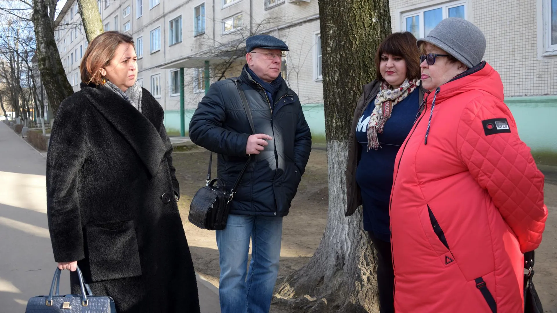 Депутаты Балашихи положительно оценили качество санобработки подъездов в микрорайоне Южный