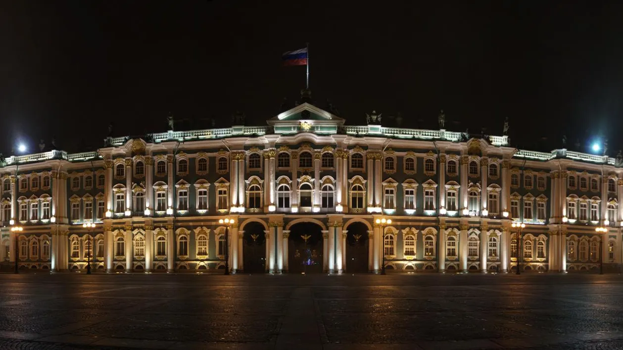 Петербургский Эрмитаж вернулся к штатной работе