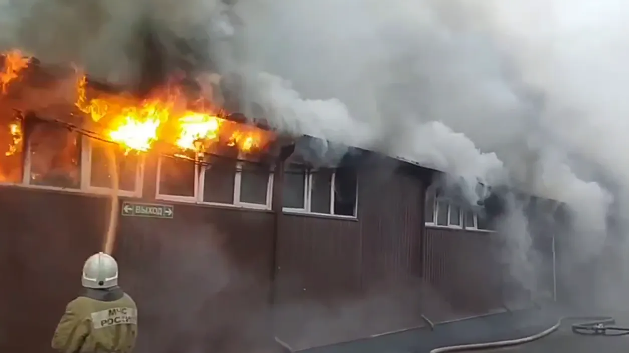 Площадь пожара на рынке в Ногинске составляет 3 тыс кв м