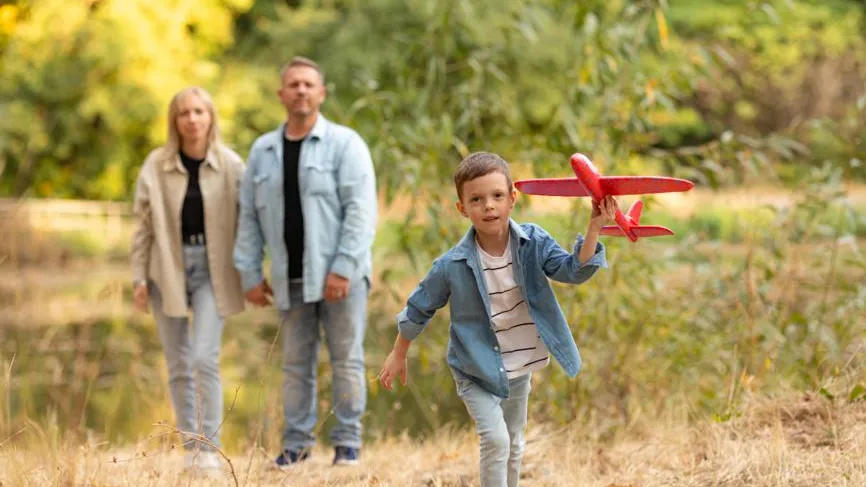 Нужна психологическая зрелость: чем опасны отношения с мужчиной с ребенком