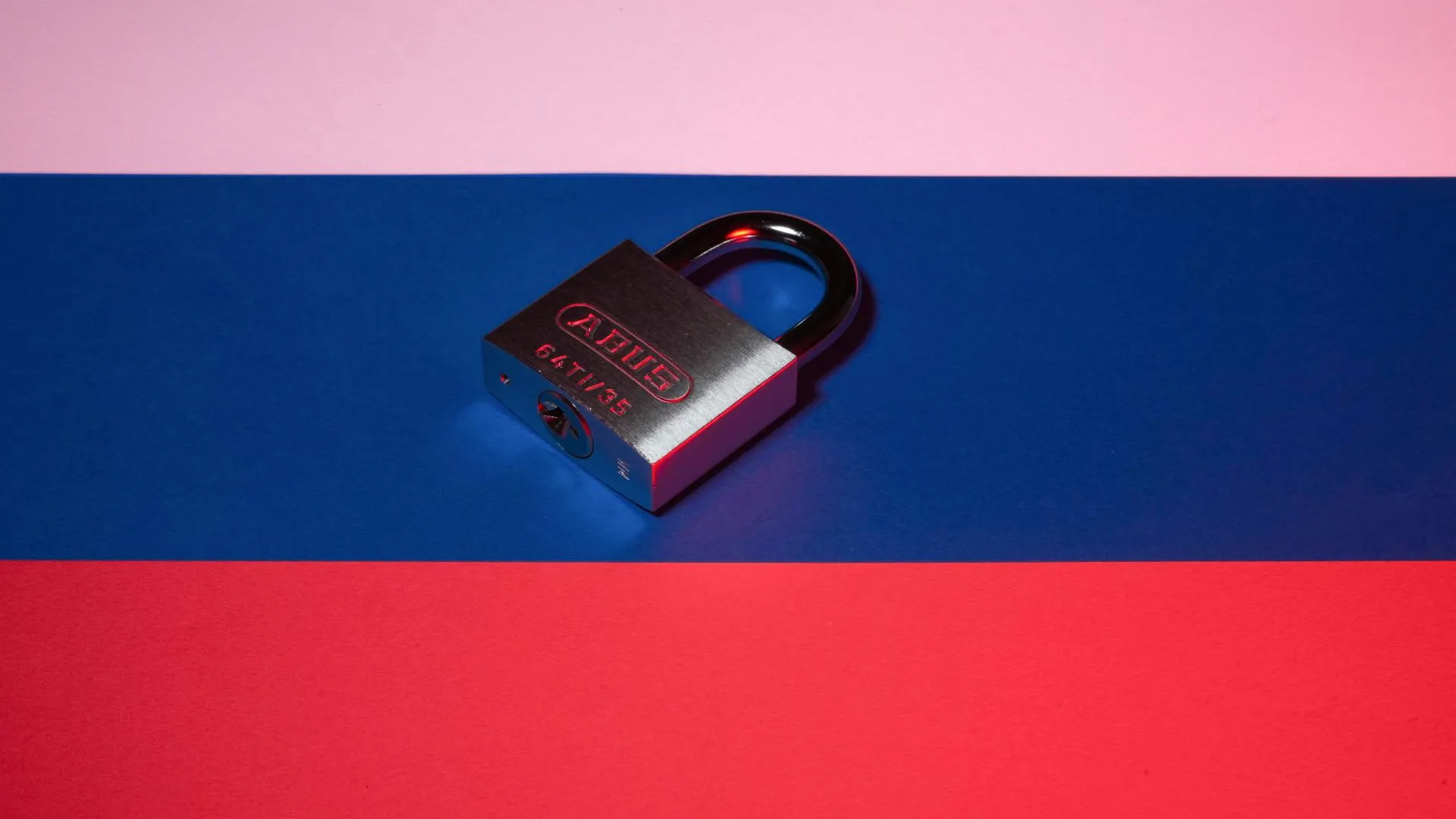 FATF не включила Россию в черный список
