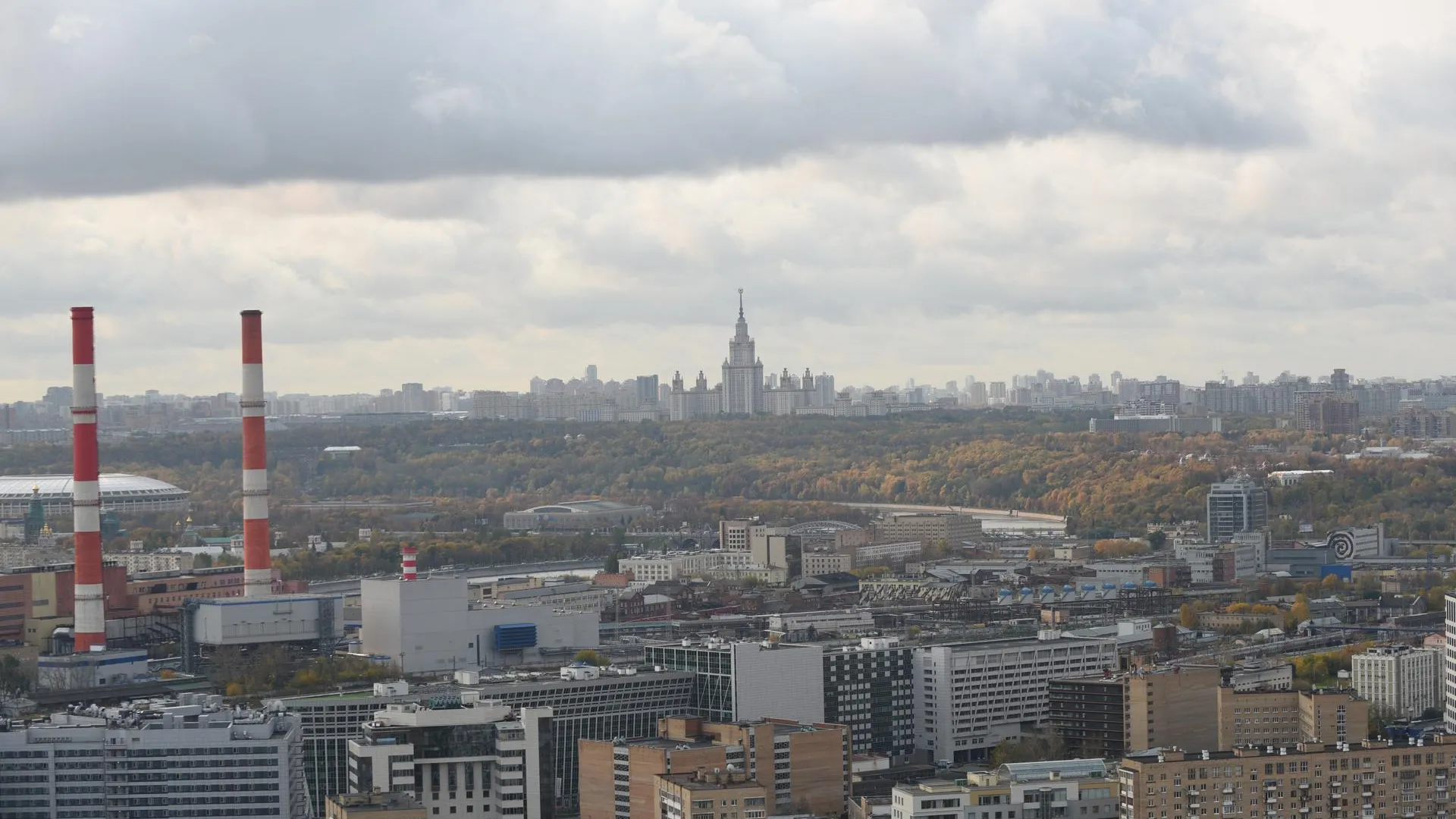 «Желтый» уровень опасности погоды объявили в Московском регионе на воскресенье