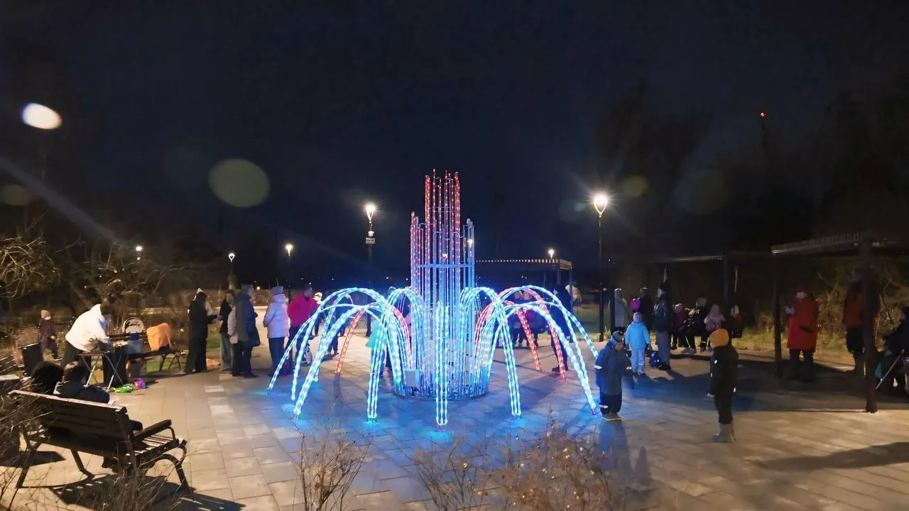 Обновленный сквер со световым фонтаном открыли в поселке Волоколамска