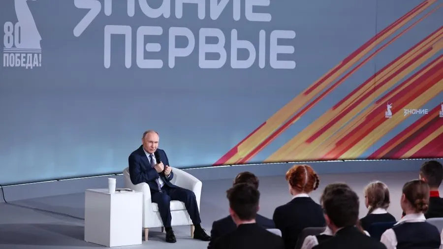 Владимир Путин оценил работу общества «Знание»