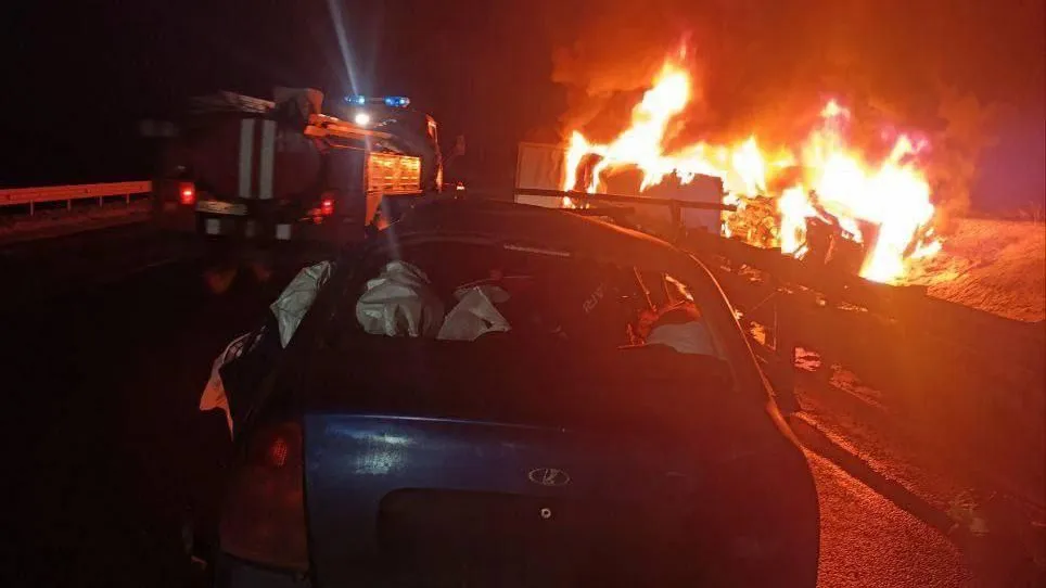 Вылетел на встречку и въехал в фуру: ДТП в Ульяновской области унесло 3 жизни