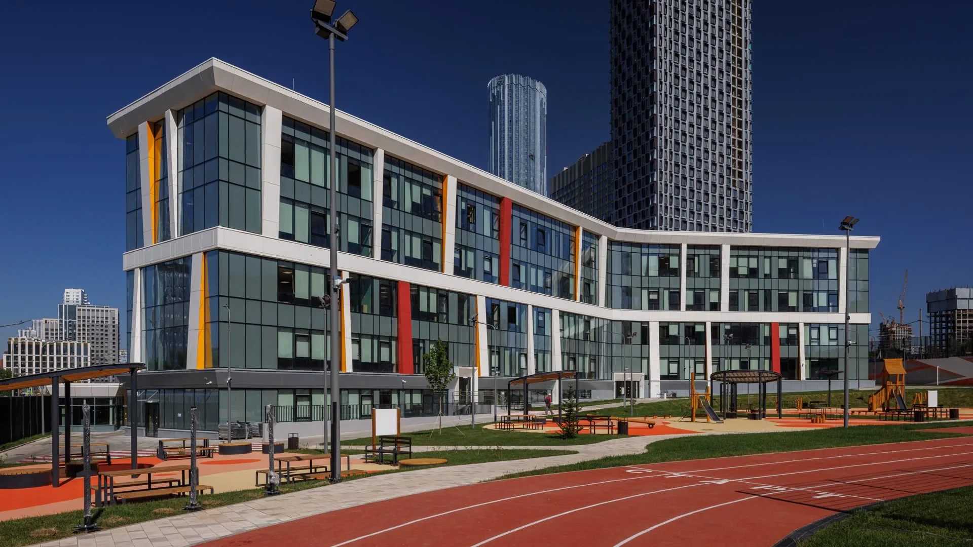 Гарбузов: реализовано 12% объектов программы стимулирования создания мест труда