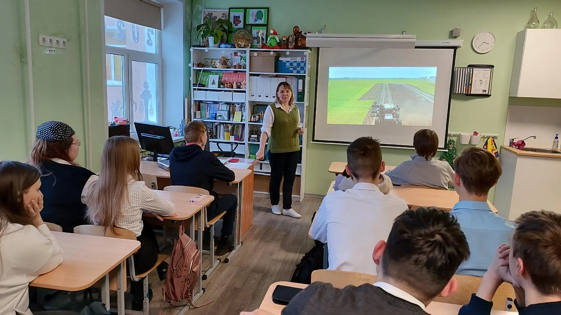Школьникам Щелкова рассказали про агропромышленный комплекс
