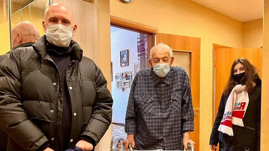 Ветеранам ВОВ из Подольска передали продуктовые наборы к Новому году