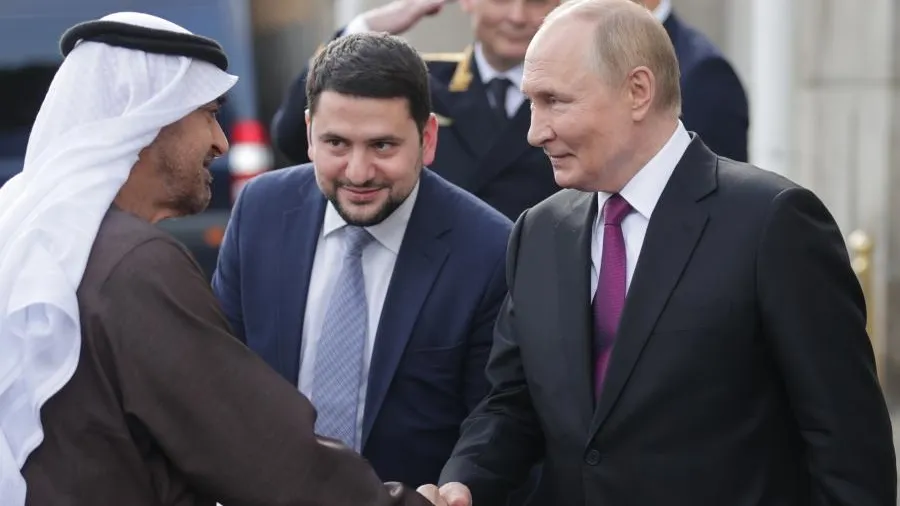 Президент ОАЭ высказался о переговорах с Путиным на русском языке