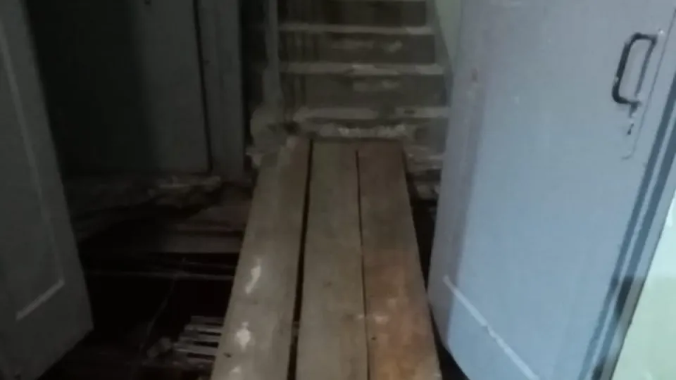 Дело могут возбудить после обрушения пола в доме в Апрелевке