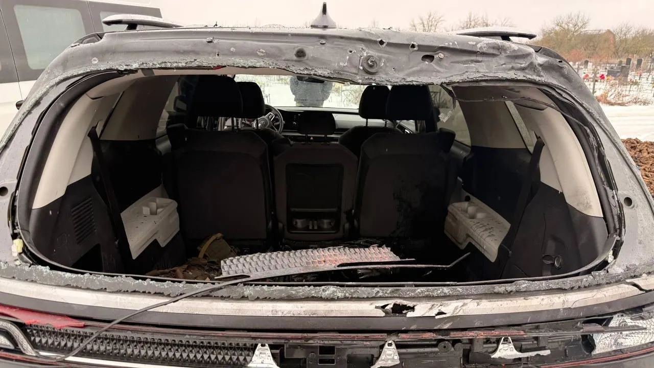 Дрон ВСУ ударил по автомобилю в Белгородской области