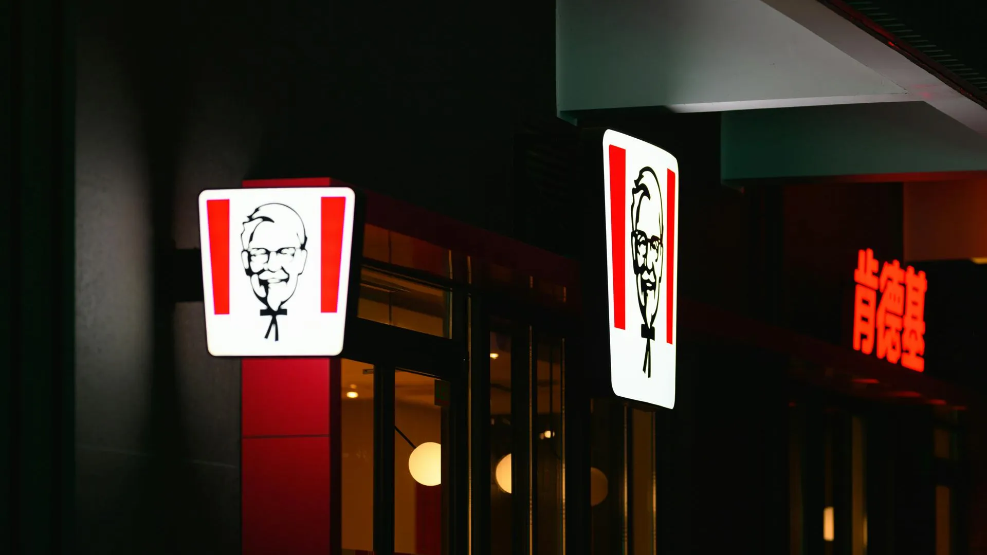 KFC начал продавать латте со вкусом фирменной жареной курицы