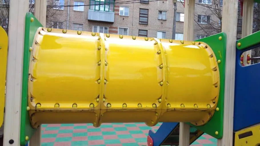 Вандальные надписи убрали на детской площадке в Подольске