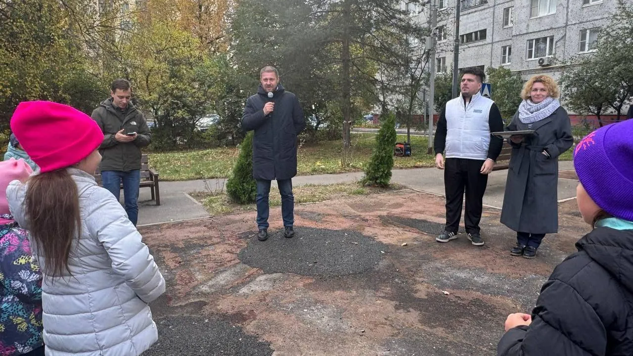В Лосино-Петровском открыли новую детскую площадку