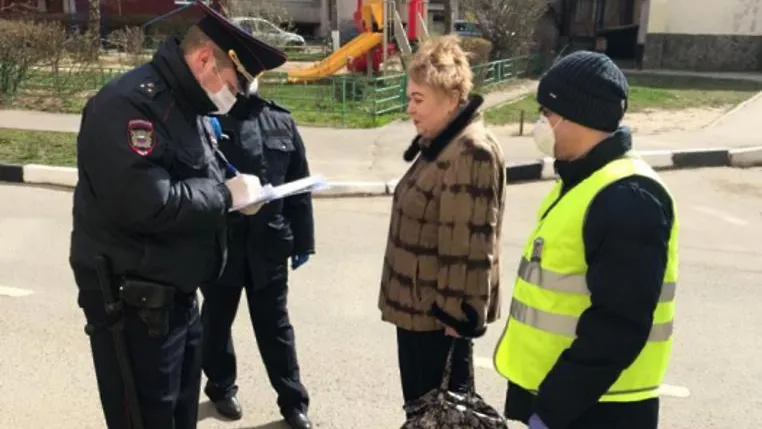 Полицейских Подольска обязали рассказывать о видах мошенничества при патрулировании