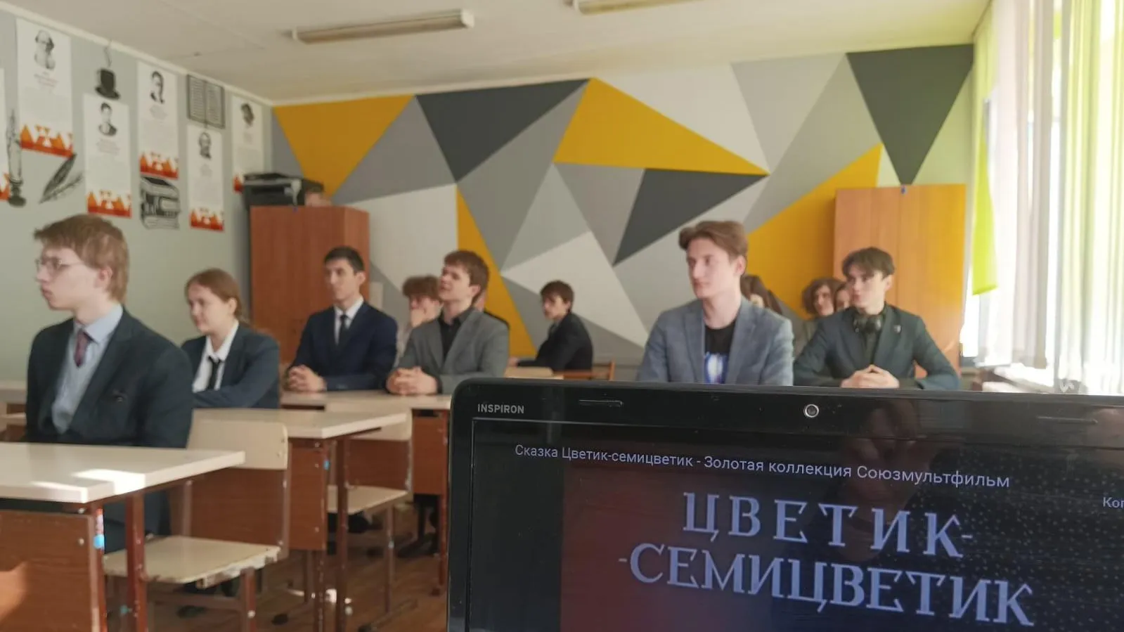 Школьники из Подольска сделали бумажных птиц в рамках «Уроков Добра»
