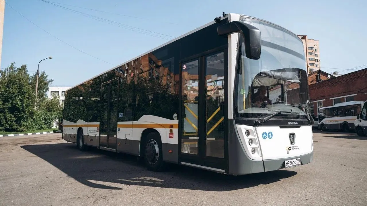 Жителям Подмосковья рассказали, на каких автобусах можно добраться к музеям и усадьбам