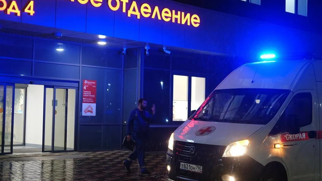 Врачи подмосковного центра им Рошаля спасли девочку после ДТП