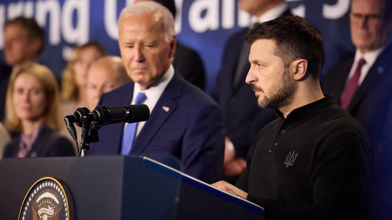 Axios: в Белом доме Зеленского считают монстром, созданным США